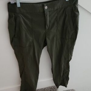 Athleta Trekkie Capri